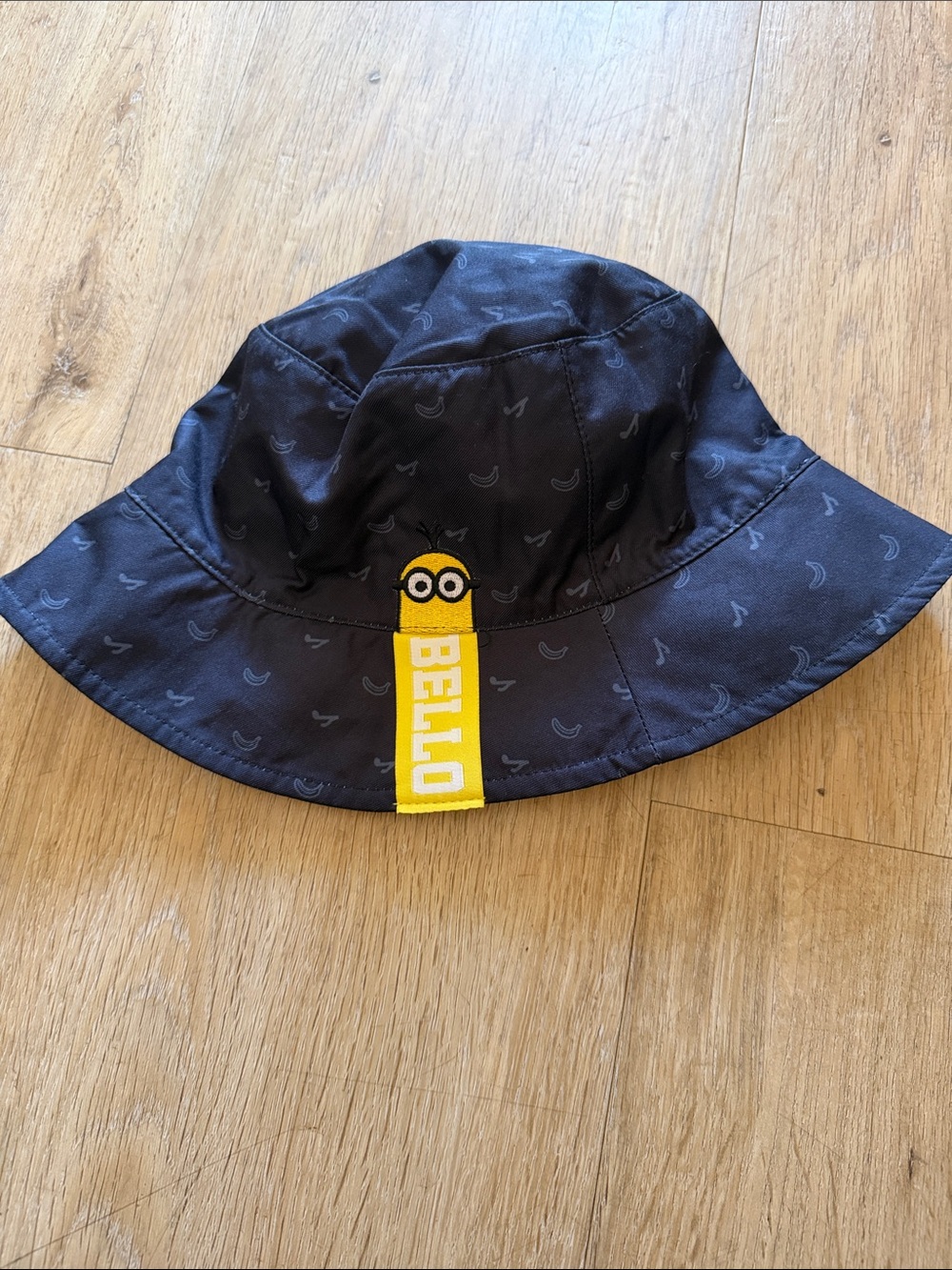 Minions Kids' Black Bucket Hat 2 side look